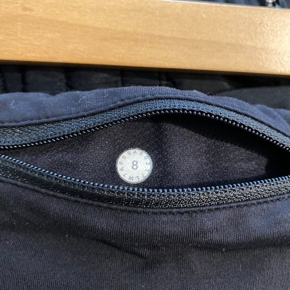 LULULEMON SPEED UP SHORT 2.5" SIZE 8 BLACK AND WHITE - Picture 5 of 5